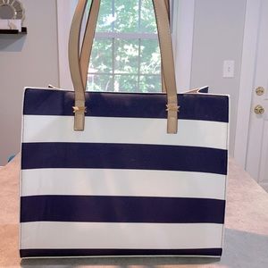 Madison West Tote